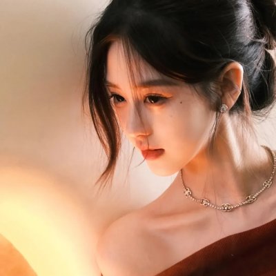 戴眼镜的人 海报